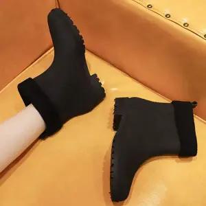 [콩심팥심]여자 인기 스타일 겨울 방한용 기모 패션 방한화 여자친구신발선물