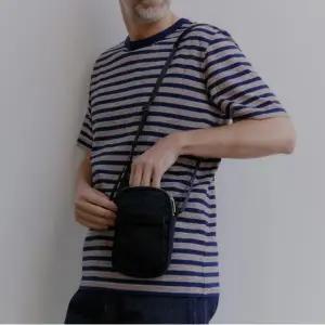 [노티그] 메트로 트래블 파우치 크로스백 블랙_OMG1ACBA302K1