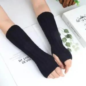 반장갑 니트 따뜻한 방한 롱타입 손등 덮는 핸드워머