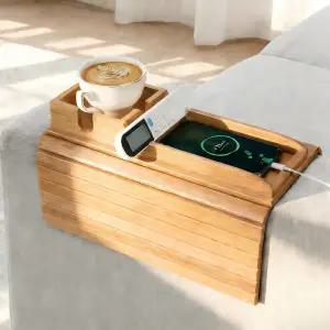 요시키 대나무 소파 팔걸이 테이블 탈착식 컵 홀더가 있는 2 in 1 디자인 접이식 미끄럼 방지 트레이 및