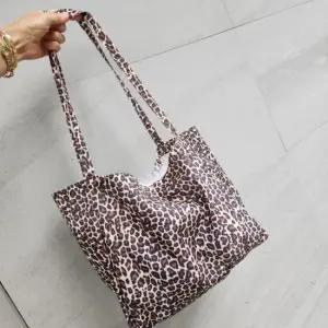 호피 숄더 에코백 보부상 레오파드