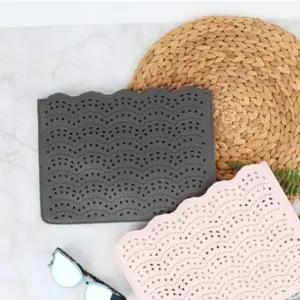 클러치가방 클러치백 펀칭 스퀘어 스트랩 가방 그레이