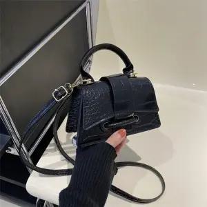 슬송렉샵 여친 미니 키작녀 가방 악어무늬 스퀘어크로스 사각 미니백 겸용 꾹5