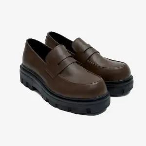 지오송지오 브랜드관 볼륨 로퍼 브라운 ZH5AS502BR