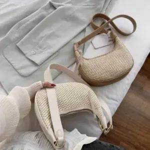 라탄백 반달 라탄 숄더백 출근룩가방 크로스백 데일리백