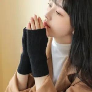 남자 여자 겨울 외출 패션 손목 손등 니트 핸드워머