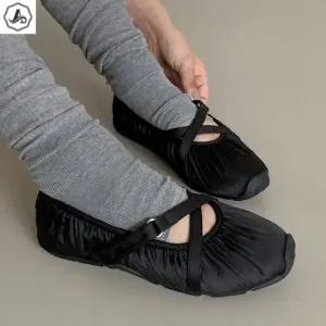 [애슬릿] 발레리나 스니커즈 크로스 스트랩 단화 운동화