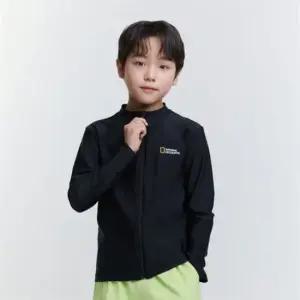 내셔널지오그래픽 키즈 K252URG610 스몰로고 래쉬가드 집업 CARBONBLACK 363557