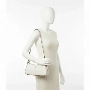 캘빈클라인진 여성 하드웨어 모노그램 스몰 숄더 백 4F3170G FUP 385702
