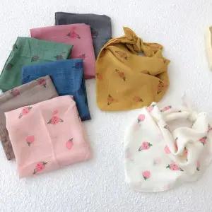 옆집샵 아동스카프 쁘띠스카프 아이의 귀여움 완성 딸기 자수 유아 면 손수건