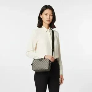 정상가259만 공식매장AS가능) 오피디아 GG 슈프림 스몰 크로스백 그레이블랙 699439