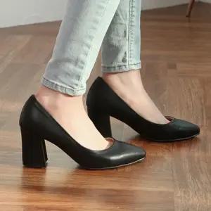 ONM 국내제작 뾰족코 베이직 통굽 여성 기본 미들힐