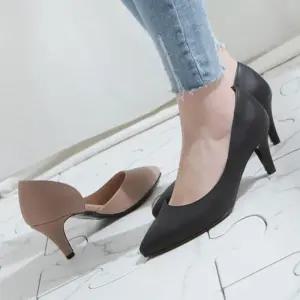 ONM 국내제작 스틸레토 옆트임 뾰족코 여성 펌프스힐