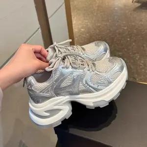 ONM 실버 메탈 어글리슈즈 키높이 여자 트렌디 운동화
