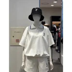 [클라이드앤](김해점)[ 클라이드 frank stone] 여성 스누피 반집업 카라 반팔티셔츠 FPBTS771F