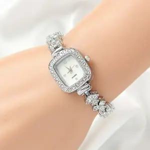 여성 레나 사각메탈시계 손목시계 실버-WFHJCW4