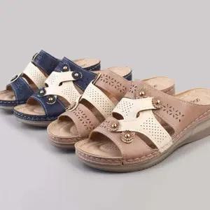 ONM 여성 꽃펀칭 통굽 웨지슬리퍼 키높이 샌들힐 사무