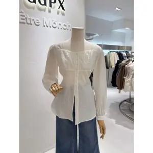 [갤러리아] 무드 스퀘어 블라우스(Q2SH004B)