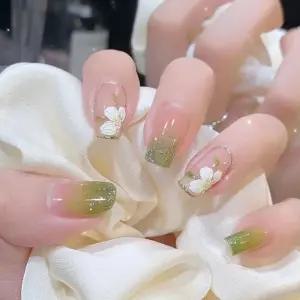 셀프 네일케어 붙이는 젤 네일 스티커