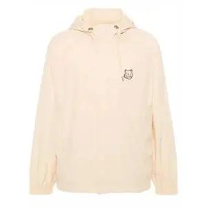 [롯데백화점]메종 키츠네 볼드 폭스 헤드 윈드브레이커 MM02228WQ0072 P706