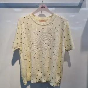 [수스] HC36 잔꽃반팔니트 S261BSW3Z3 (S47334468)