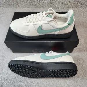 오늘국내출발 나이키 필드 제너럴 여성 신발 운동화 FZ5593-006