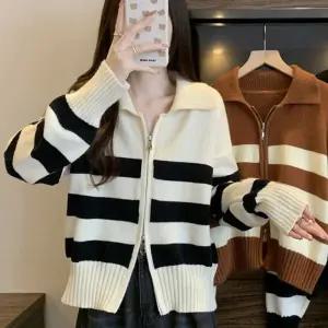 여자 대학생 데일리 룩 집업 가디건 코디 캠퍼스 패션