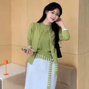 소매배색 가디건