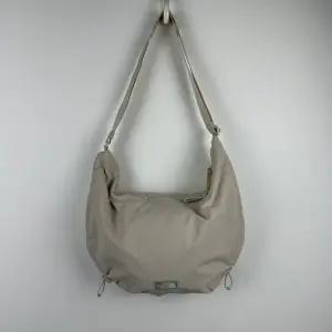 브리즈 크로스 백 M  NN2PS36B