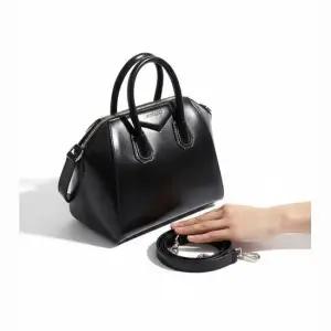 MUST IT_ 25FW 미니 레더 안티고나 백 BB5148B1R0 001)