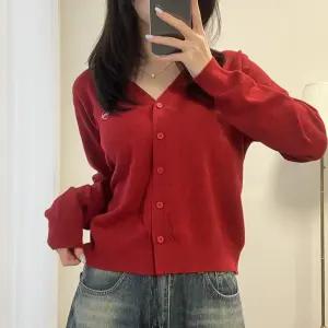 여자 러블리 하트자수 브이넥 빨간색니트 가을 가디건