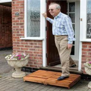 성인 및 노인을 위한 Holana 25인치 아카시아 접이식 나무 스텝 스툴 - 3인치에서 6인치로 조절 가능 헤비