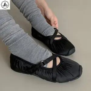 [애슬릿] 발레리나 스니커즈 크로스 스트랩 단화 운동화