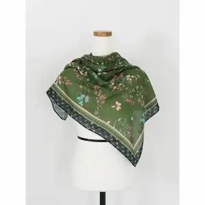 [하프클럽/샵앤]25FW 신상 국산 여성 꽃무늬 미니 사각 스카프 DRN-WSC-0878-그린
