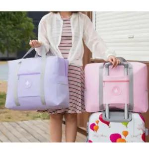 30대 여성 세련된 모던 디자인 보스턴백