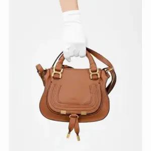 MUST IT_ 마르씨 미니 더블 캐리 백 CHC23SS595I31 25M)