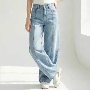 [롯데백화점]포커스 절개 커브드 데님팬츠 FM6C3PT3166