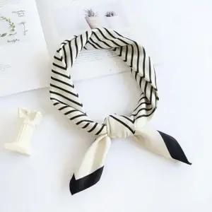 EAS 잡화 패션잡화 스카프 미니 쁘띠스카프 모던 스트라이프 여성