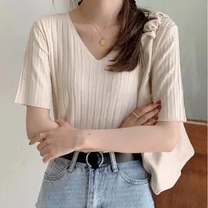 브이넥 골지 니트 반팔티 SWC 1007269