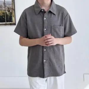 남자 가로줄무늬 디테일 프리미엄 반팔 셔츠