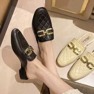 트렌디 여성 블로퍼 앞막힌 슬리퍼 퀼팅 체인 데일리