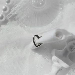 하트 귀찌 귀걸이 볼드 이어커프