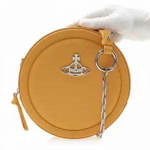 MUST IT_[비비안 웨스트우드]여성 루비 라운드 크로스백43040056 L001N E401