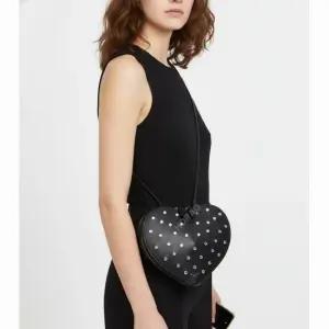 MUST IT_알리이아 레더 하트백 AA1P003CA287 999)