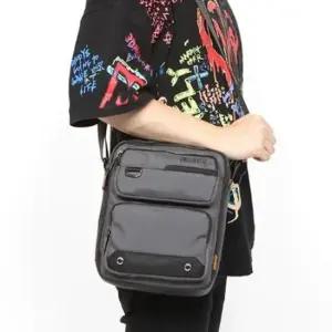 [패션] 회사원 인기 메신저백 가방 유행 패션 쇼퍼백 그레이