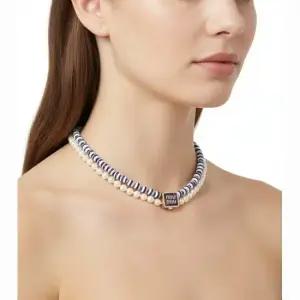 MUST IT_ 메탈 및 인조 진주 초커 5IC102 2F79 F0008)