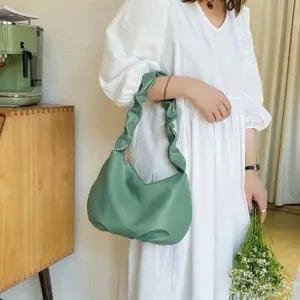 [패션] 인기 여성 숄더백 미니 토트백 셔링 데일리 가방
