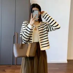 EAS 출산 육아 임부복 소품 의류 카디건 라운드 스트라이프 니트 가디건