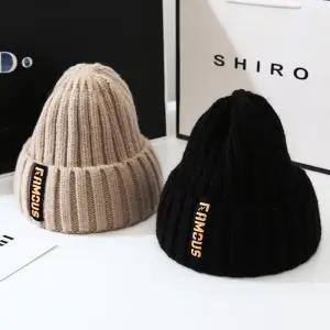 레터링 여성 니트 털모자 방한 귀달이 비니 겨울모자