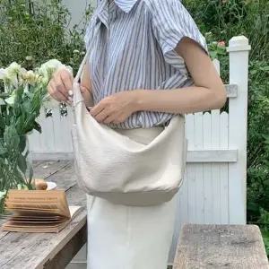 여자 스퀘어 디자인 데일리 출퇴근 캐주얼 깔끔 가방 크로스백